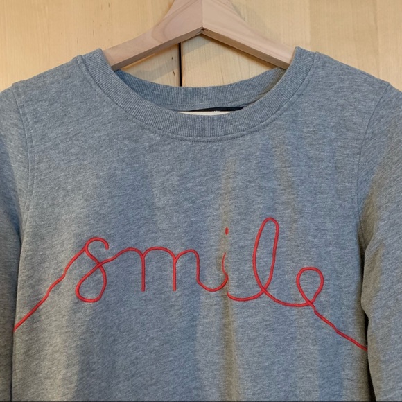 Vero Moda Sweaters - Vero moda “smile” sweatshirt size medium